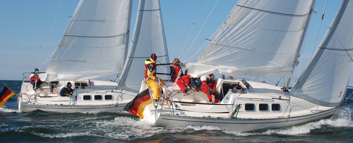 Yachten beim Segeln