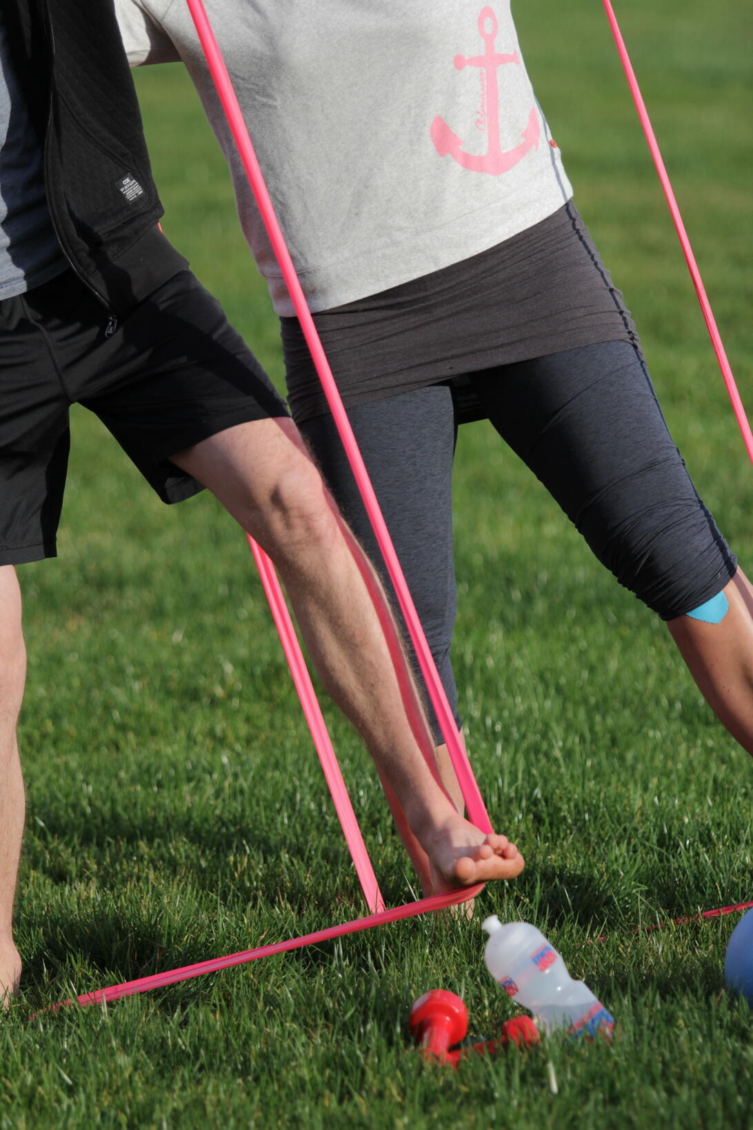 Beine beim Sport mit Sport Utensilien