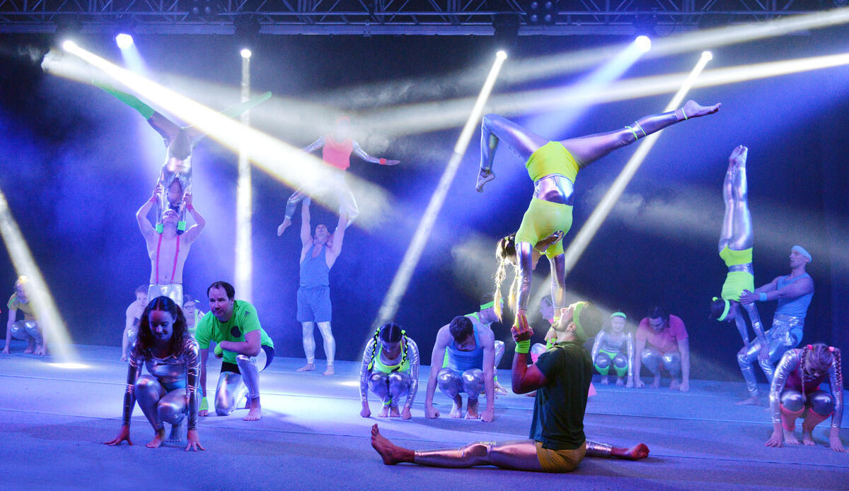 Akrobatiker bei der Show