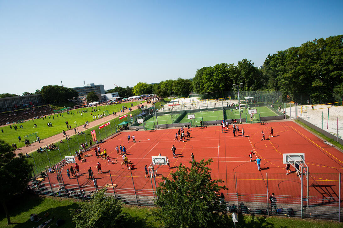 Bild von oben der Basketballplätze