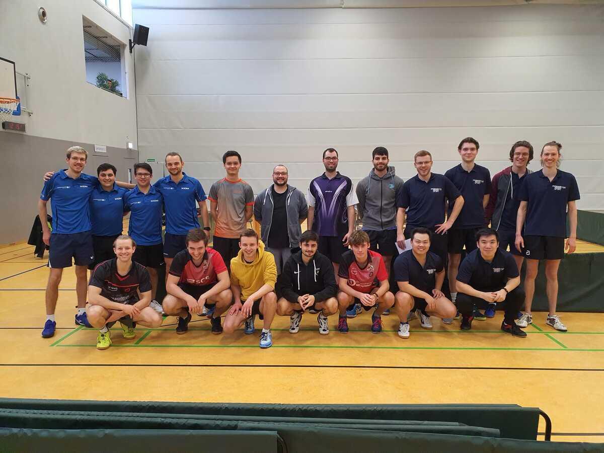 Gruppenfoto der Teilnehmenden der DHM Tischtennis