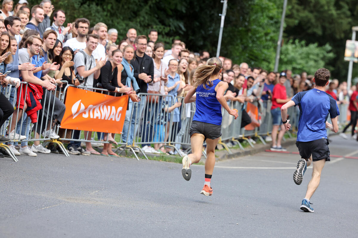 Zieleinlauf beim Lousberglauf 2022