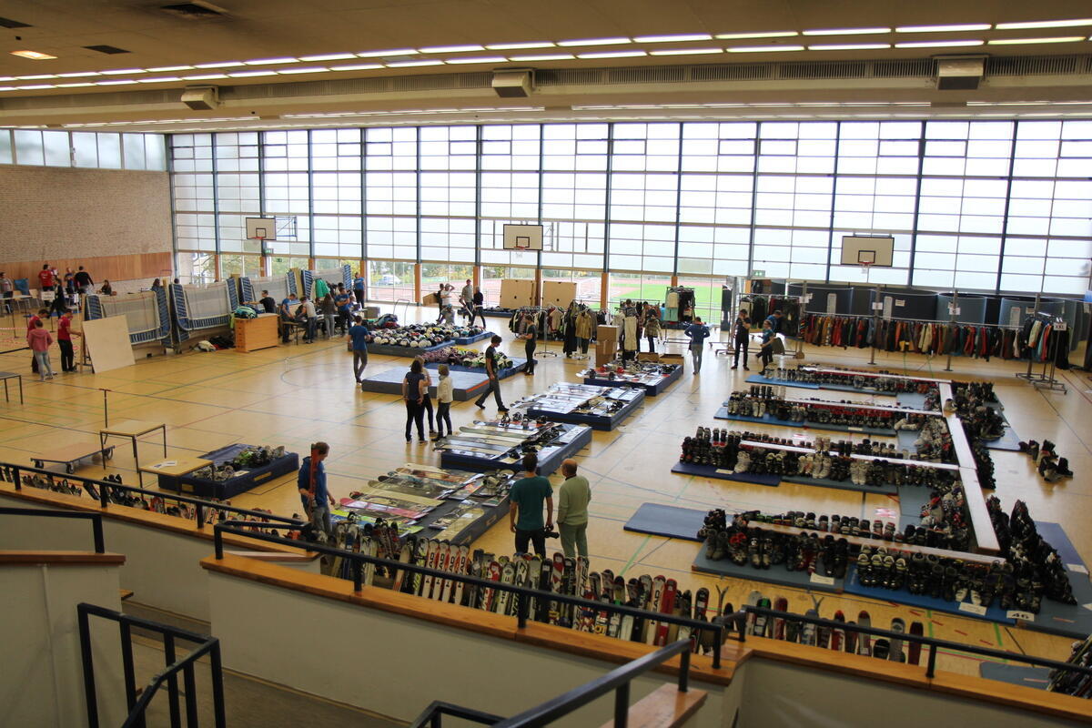 Skibörse in Konigshugel Sporthalle